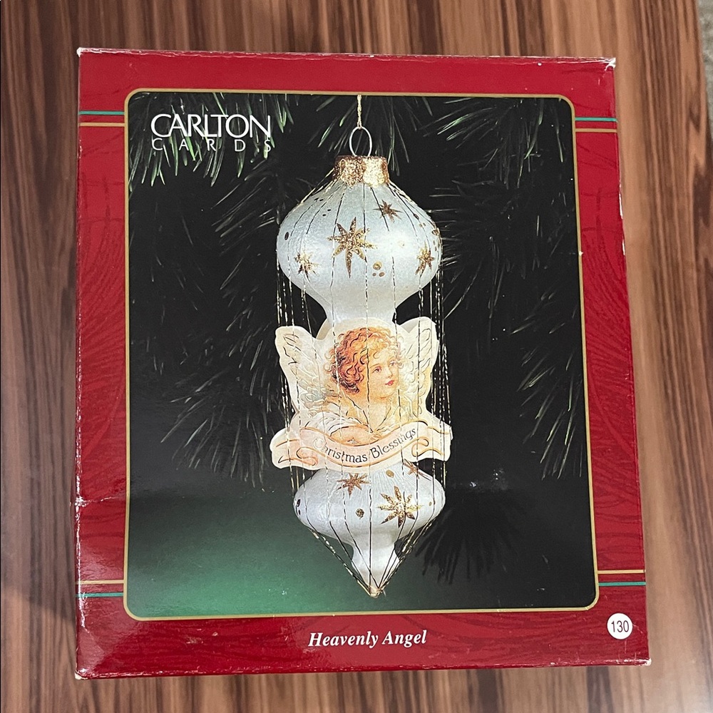 Carltonâ Cards heavenly Angel Ornament - White and Gold heirloom collection